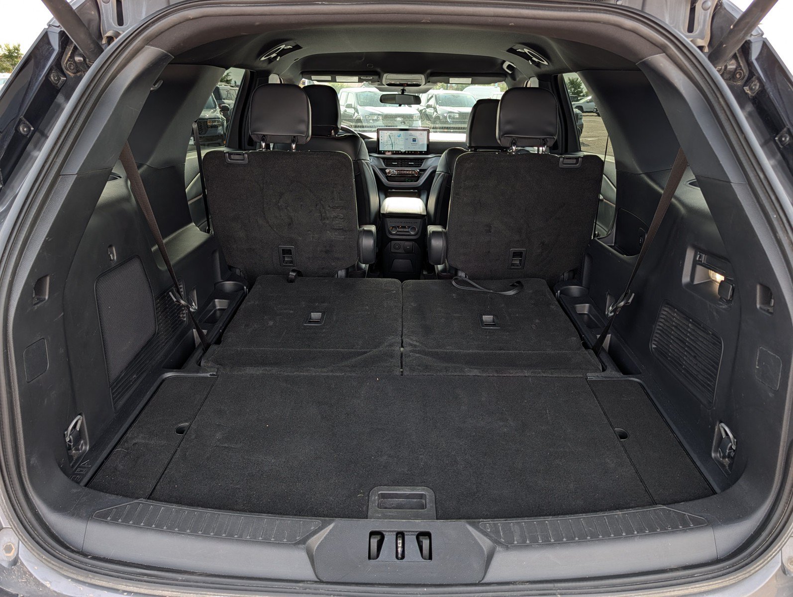 Used 2025 Ford Explorer ST-Line AWD/4WD image 11