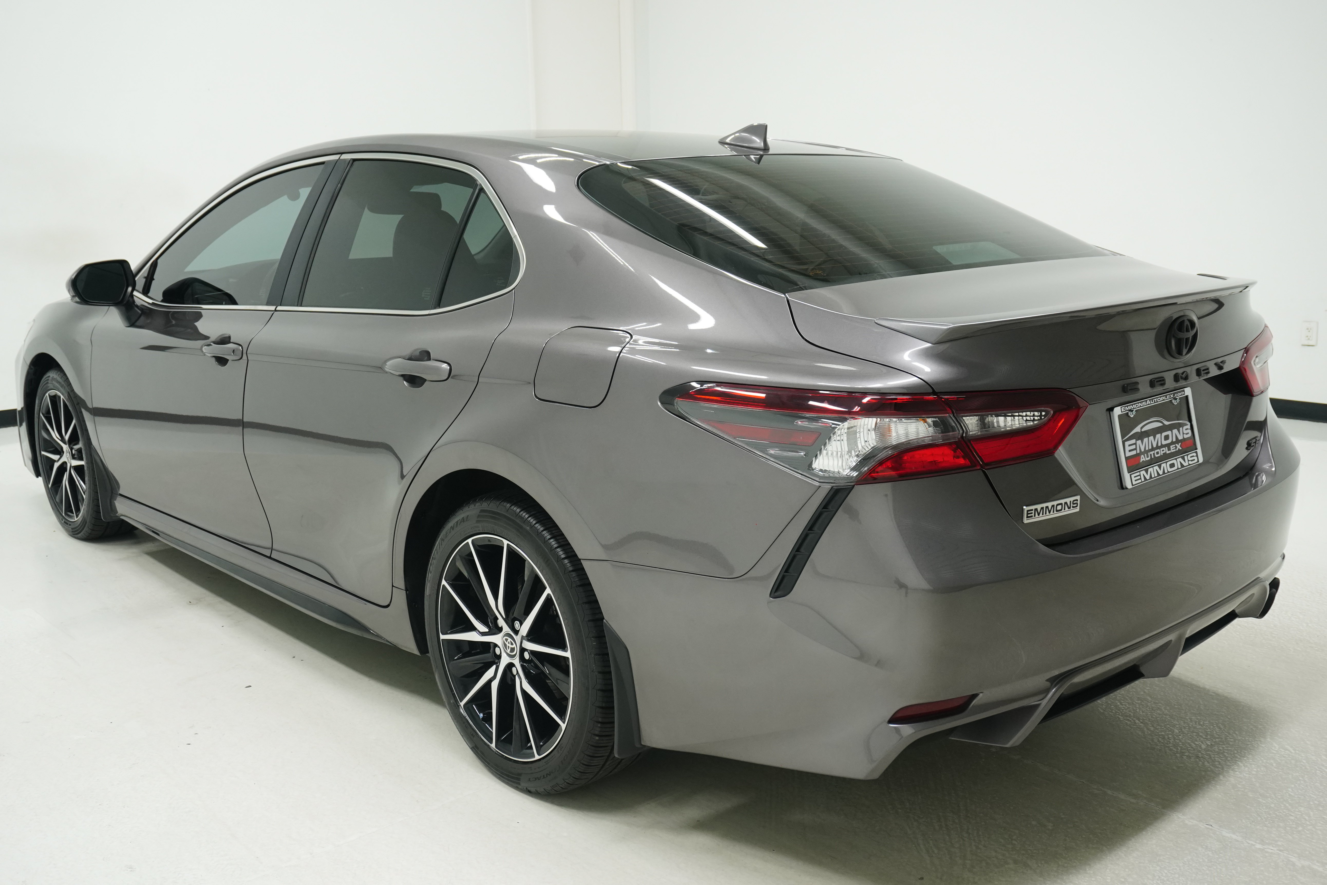 Used 2023 Toyota Camry SE w/ Convenience Package FWD image 6