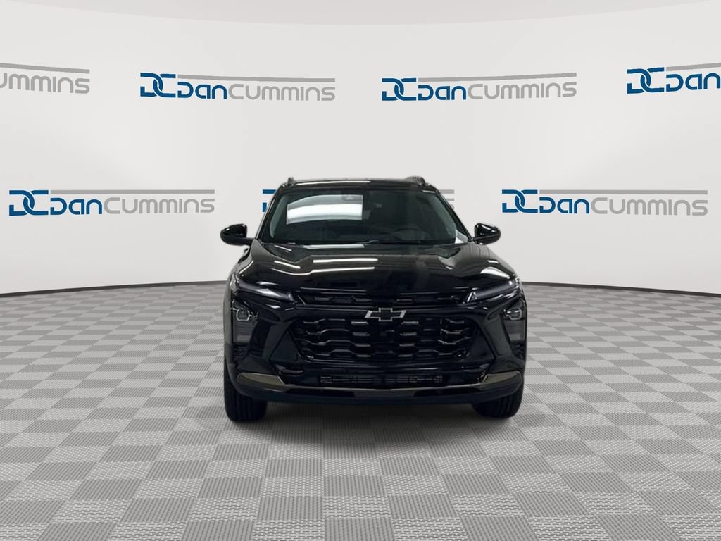 Used 2025 Chevrolet Trax ACTIV w/ Driver Confidence Package FWD image 3