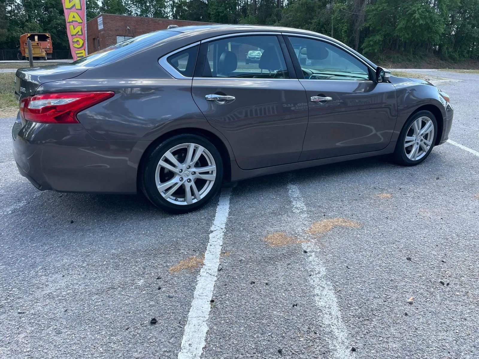 Used 2016 Nissan Altima 3.5 SL FWD image 7