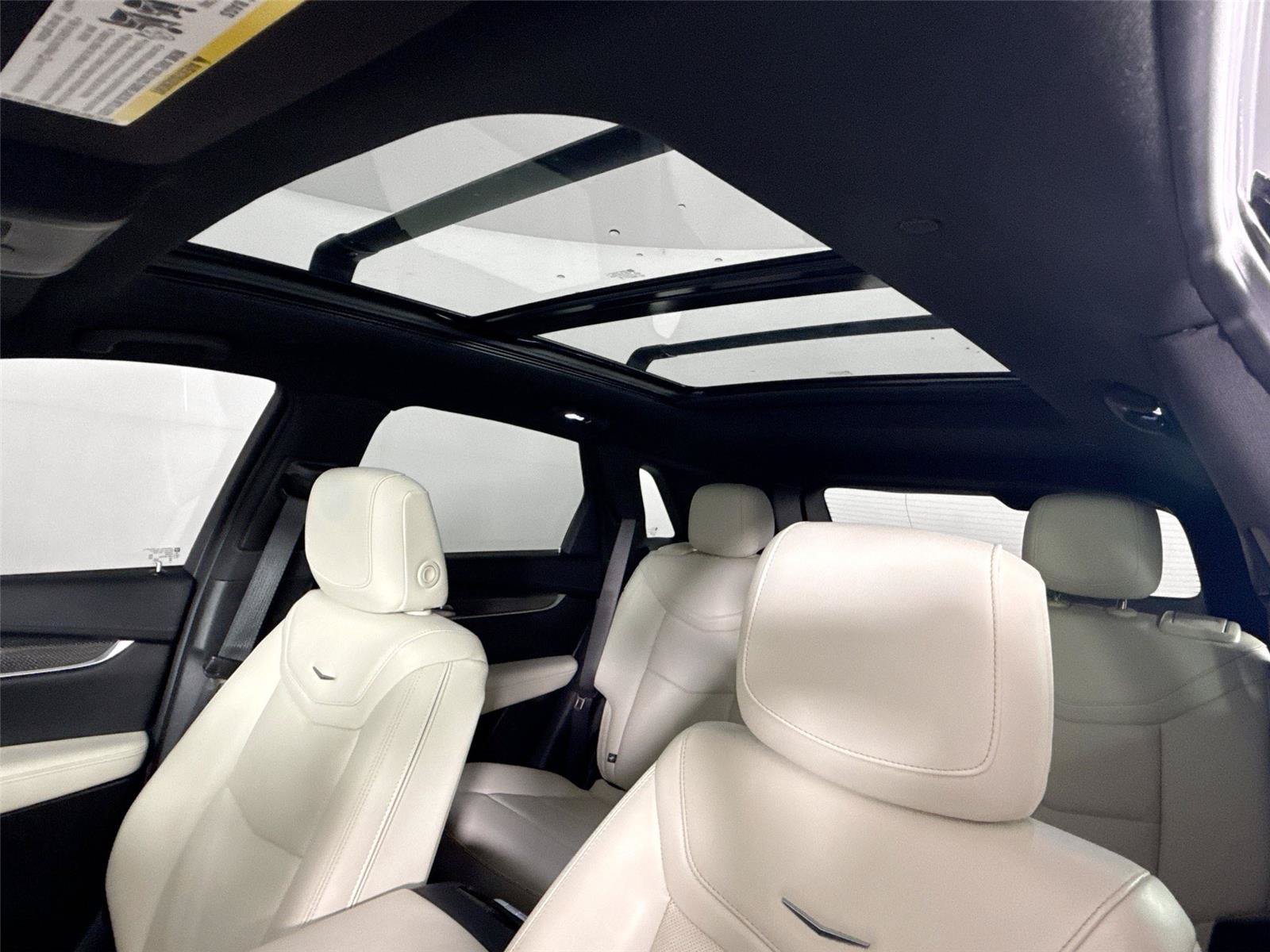 Used 2024 Cadillac XT5 Sportv w/ Technology Package AWD/4WD image 6