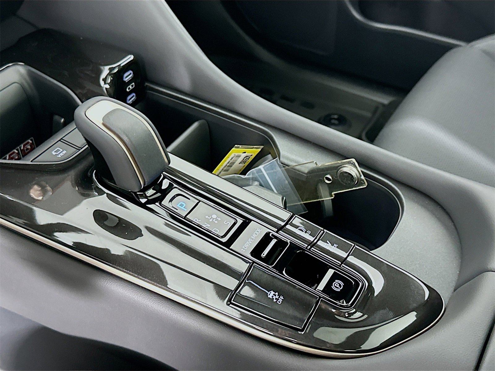 New 2025 Toyota Crown Signia Limited image 17