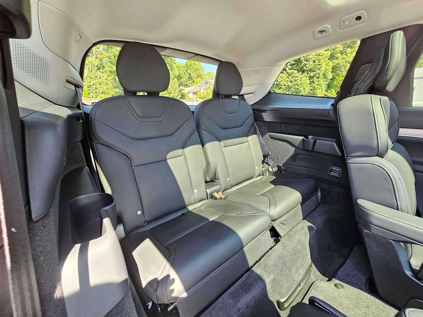 New 2025 Volvo EX90 Plus AWD/4WD image 13
