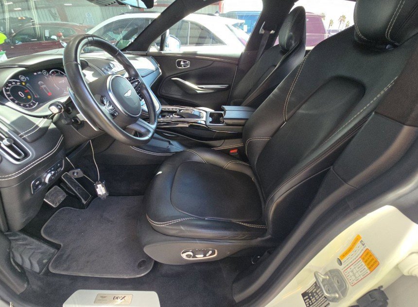 Used 2021 Aston Martin DBX image 11