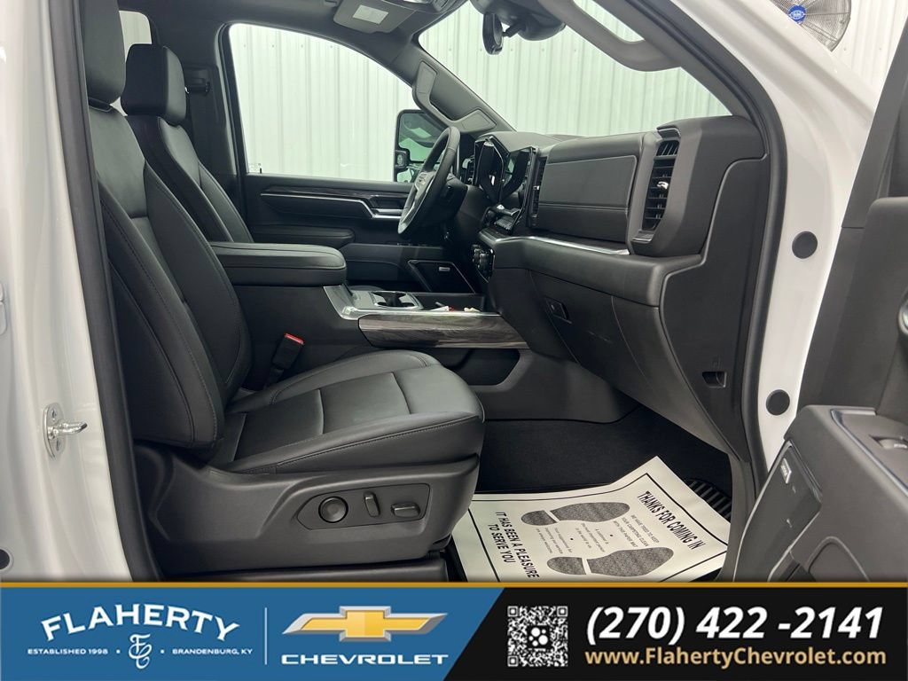 Used 2026 Chevrolet Silverado 2500 LTZ w/ Z71 Chrome Sport Edition AWD/4WD image 15