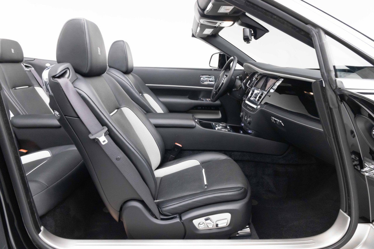 Used 2019 Rolls-Royce Dawn RWD image 14