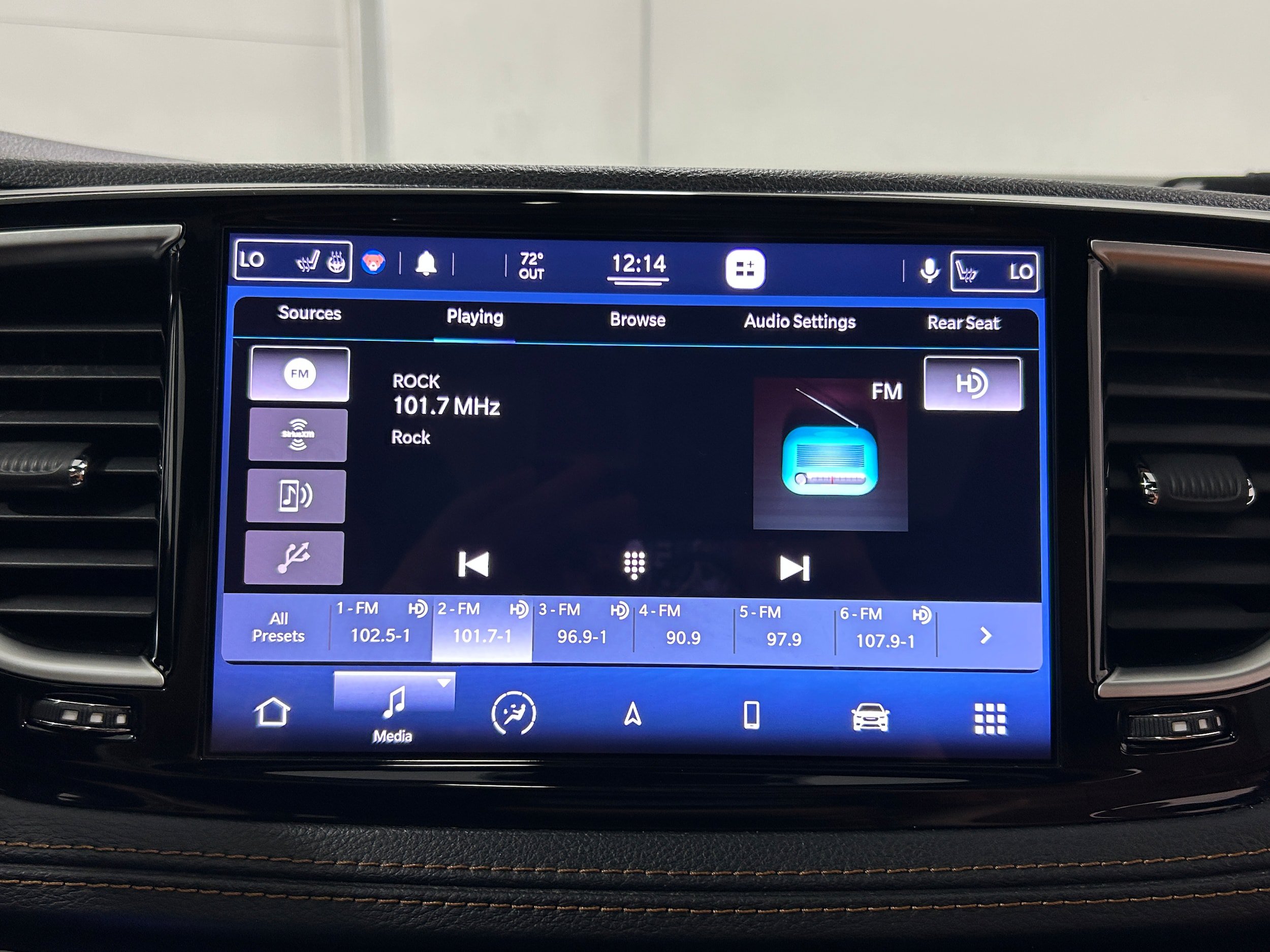 Used 2021 Chrysler Pacifica Pinnacle AWD/4WD image 5