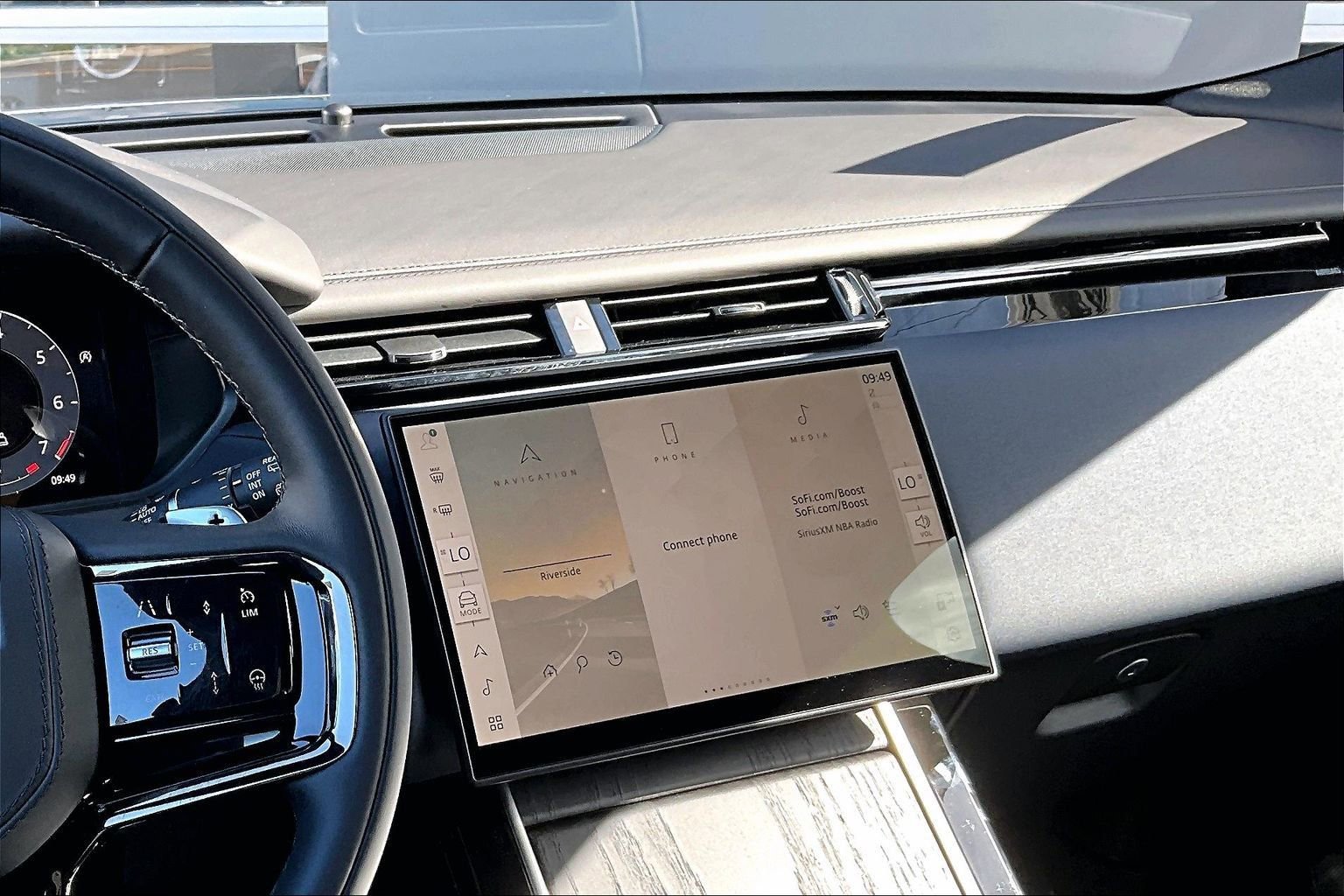 New 2026 Land Rover Range Rover Velar Dynamic SE image 7