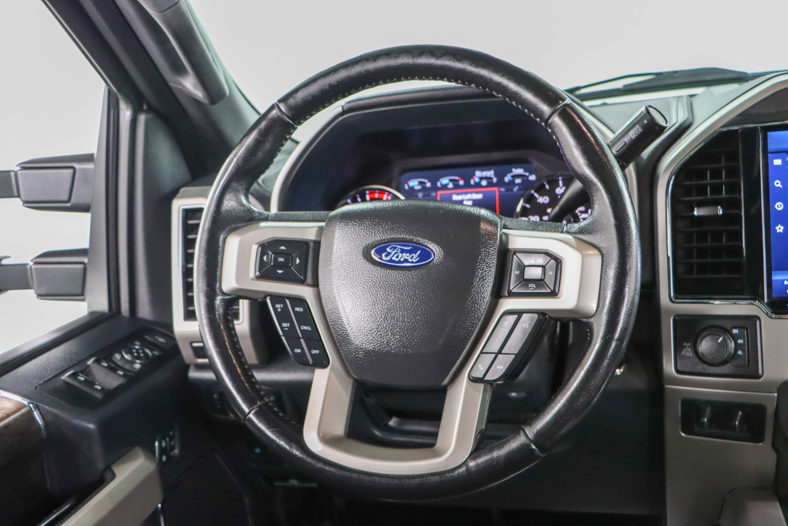 Used 2022 Ford F250 Lariat w/ Lariat Ultimate Package image 13