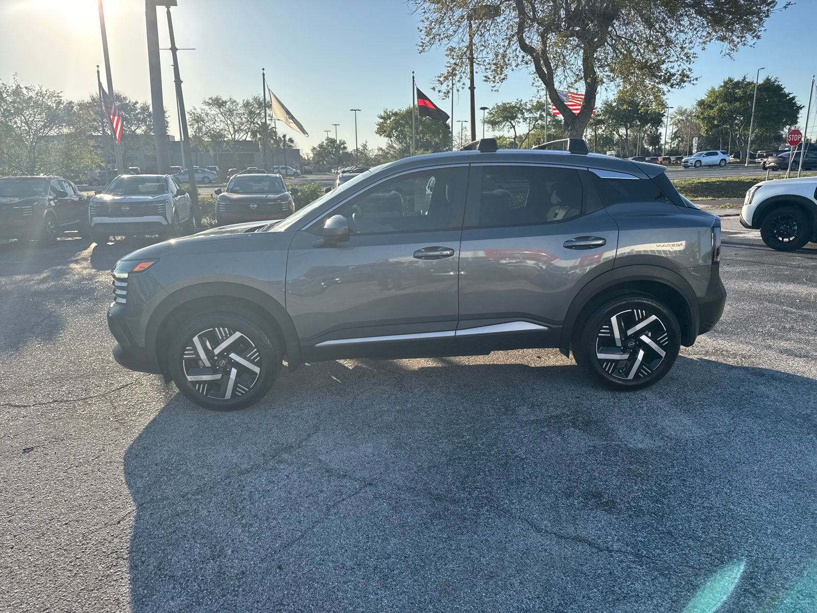 Certified 2025 Nissan Kicks SV w/ SV Premium Package image 8