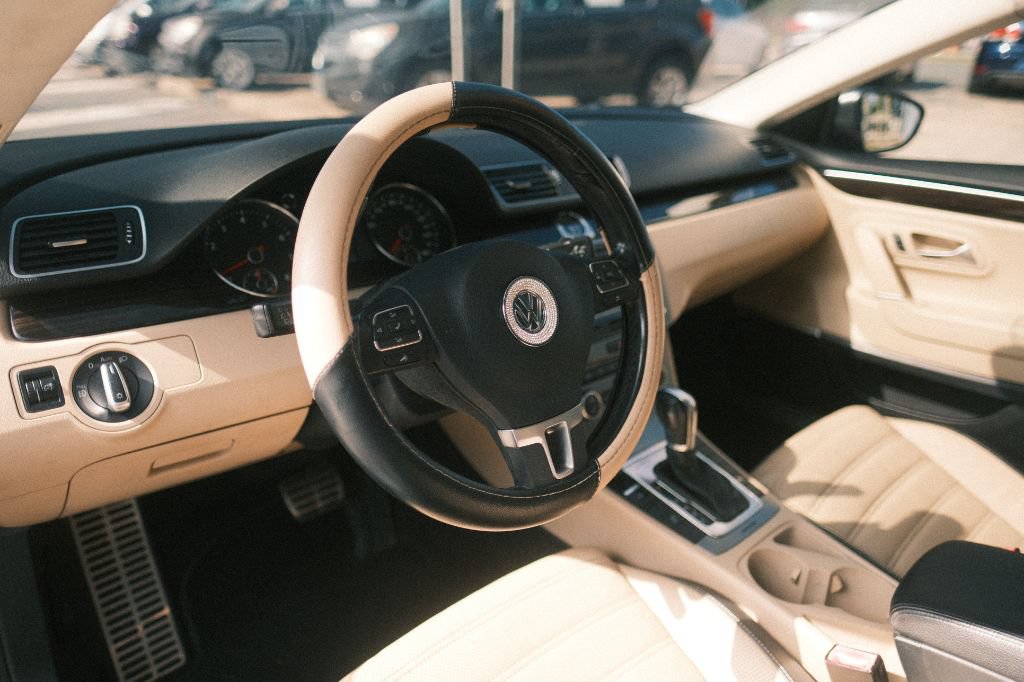 Used 2013 Volkswagen CC Executive AWD/4WD image 9