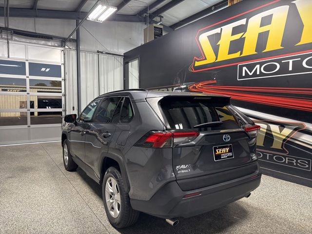 Used 2020 Toyota RAV4 LE image 13