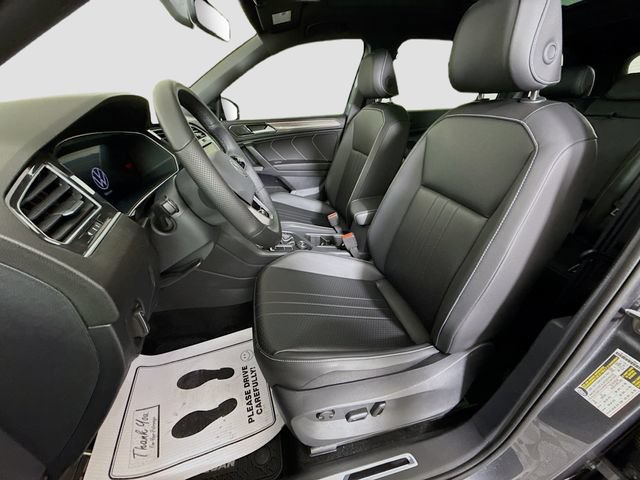 Used 2024 Volkswagen Tiguan SE R-Line AWD/4WD image 19