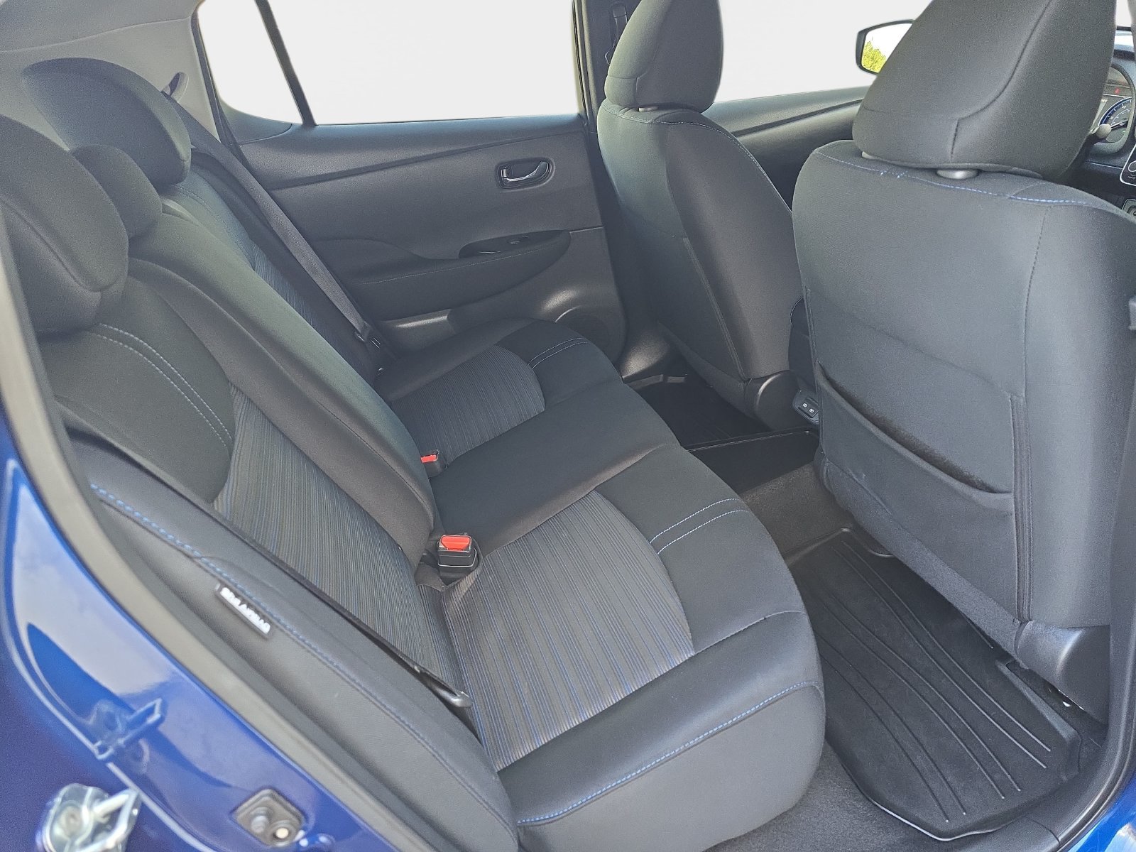 Used 2022 Nissan Leaf SV FWD image 13