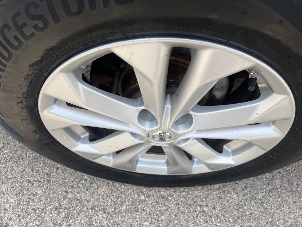 Used 2016 Nissan Rogue SV AWD/4WD image 37