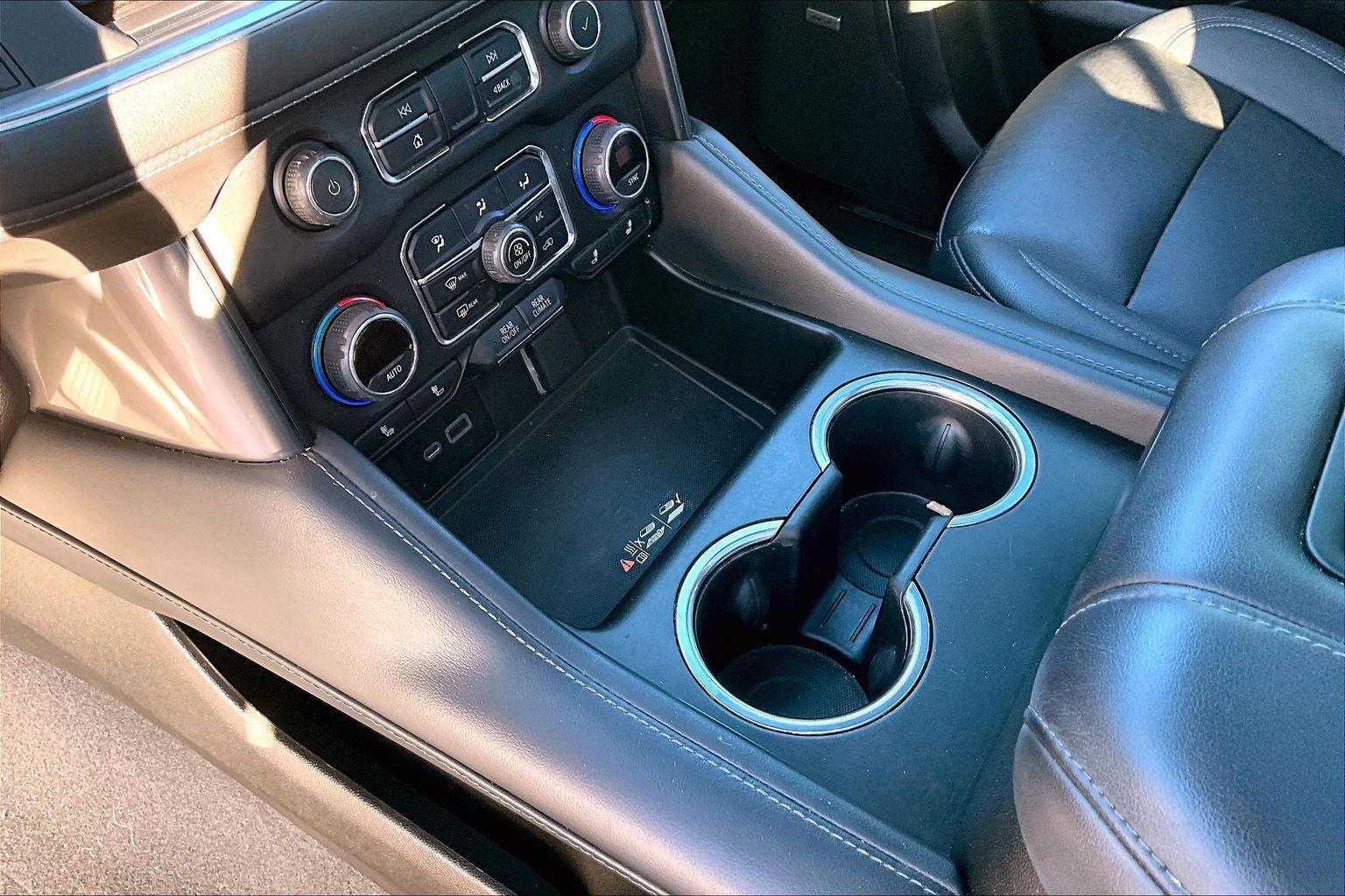 Used 2022 Chevrolet Tahoe Z71 w/ Luxury Package image 14