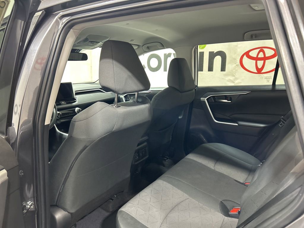 Used 2023 Toyota RAV4 XLE AWD/4WD image 19