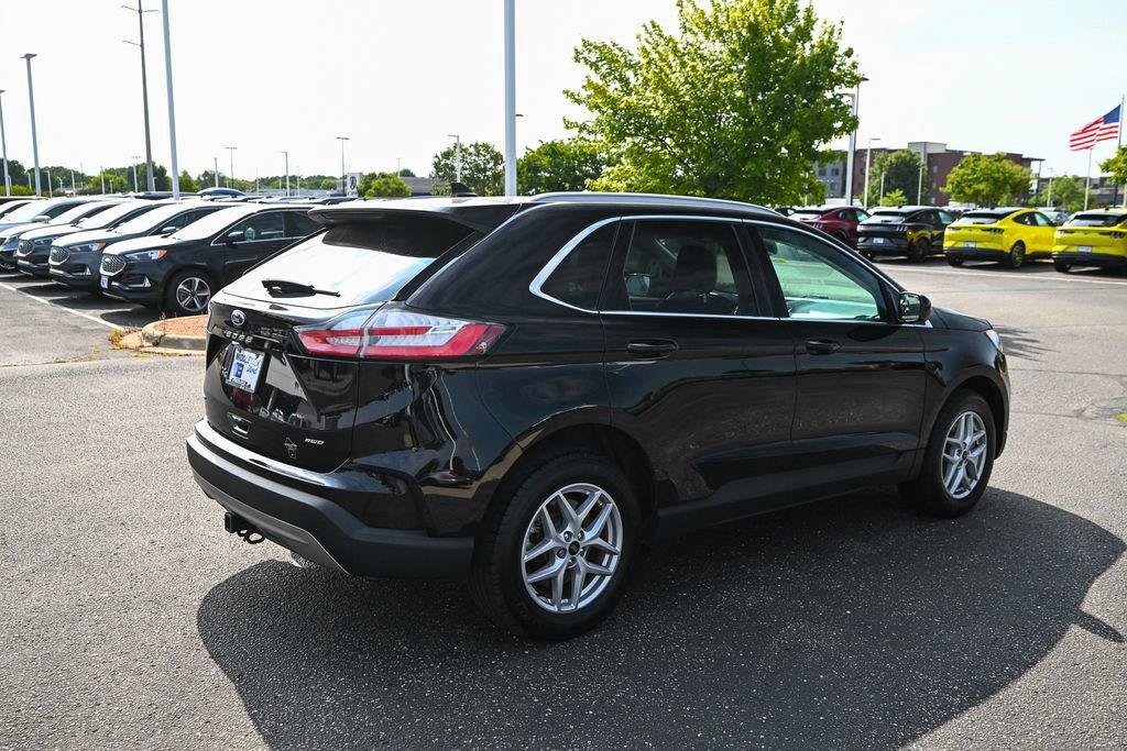 Certified 2024 Ford Edge SEL w/ Convenience Package AWD/4WD image 5