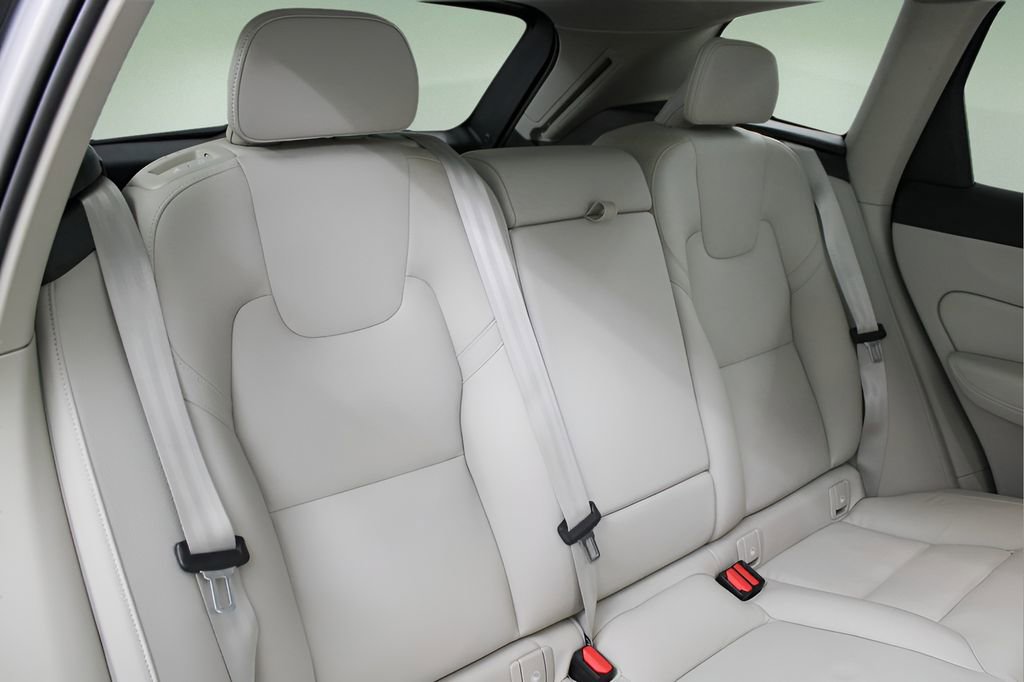 Used 2023 Volvo XC60 B5 Core w/ Climate Package AWD/4WD image 24