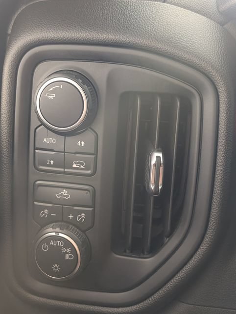 Certified 2022 Chevrolet Silverado 1500 Custom AWD/4WD image 13
