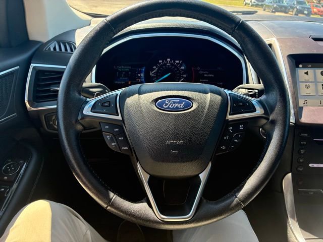 Used 2018 Ford Edge Titanium FWD image 11