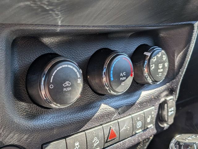 Used 2016 Jeep Wrangler Unlimited Sahara AWD/4WD image 21