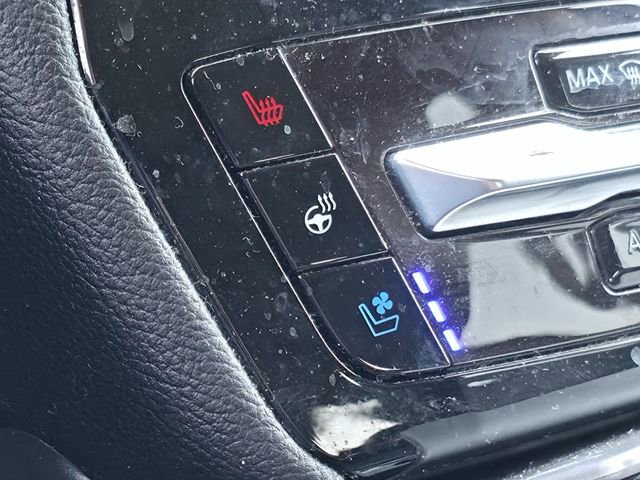 Used 2022 Ford Explorer Limited w/ Equipment Group 301A image 19