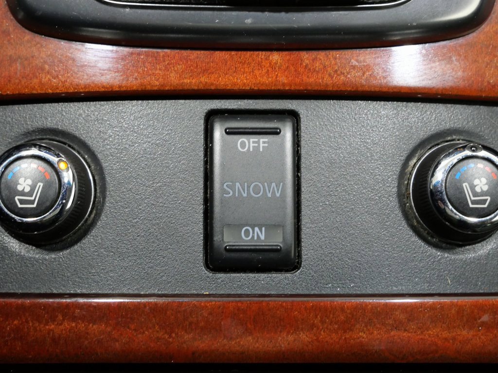 Used 2015 INFINITI QX70 AWD w/ Premium Package image 22