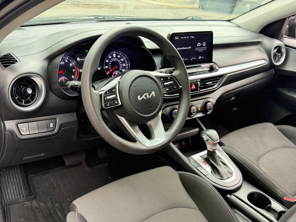 Used 2022 Kia Forte Sedan FWD image 16