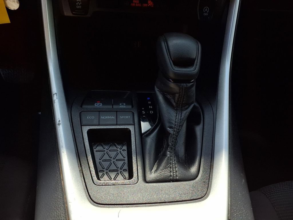 Used 2024 Toyota RAV4 LE FWD image 12