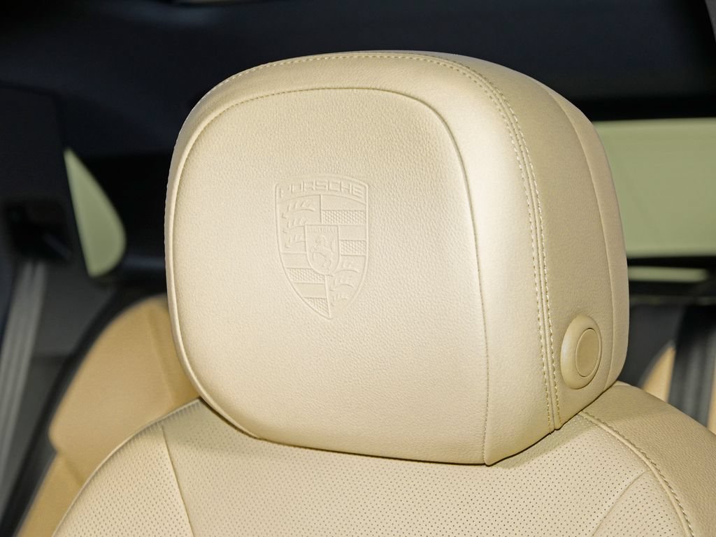 New 2026 Porsche Cayenne AWD/4WD image 19
