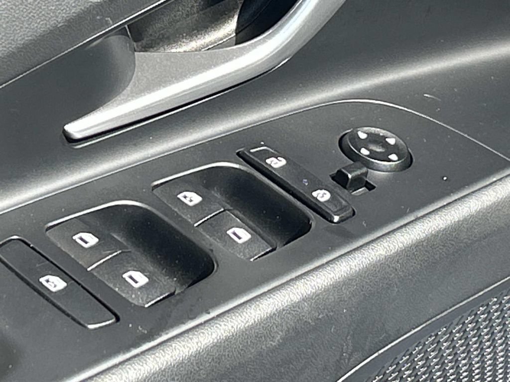 Certified 2023 Hyundai Elantra Limited FWD image 18