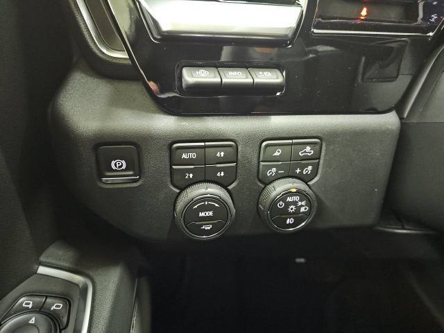 New 2026 Chevrolet Silverado 1500 High Country AWD/4WD image 11