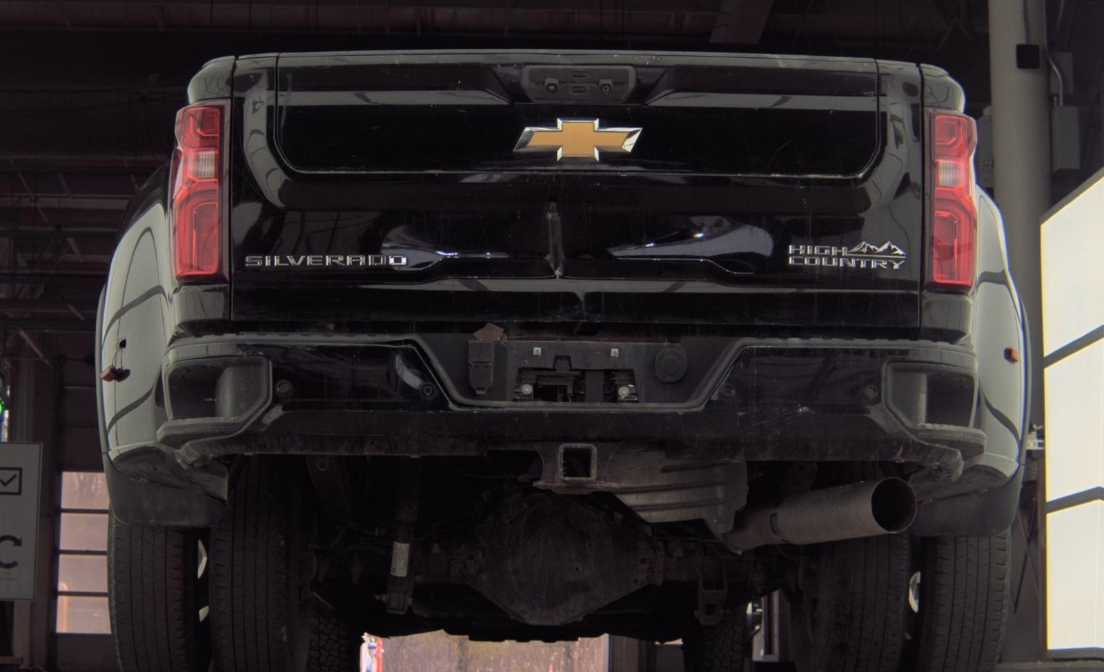Used 2023 Chevrolet Silverado 3500 High Country w/ Safety Package II AWD/4WD image 5