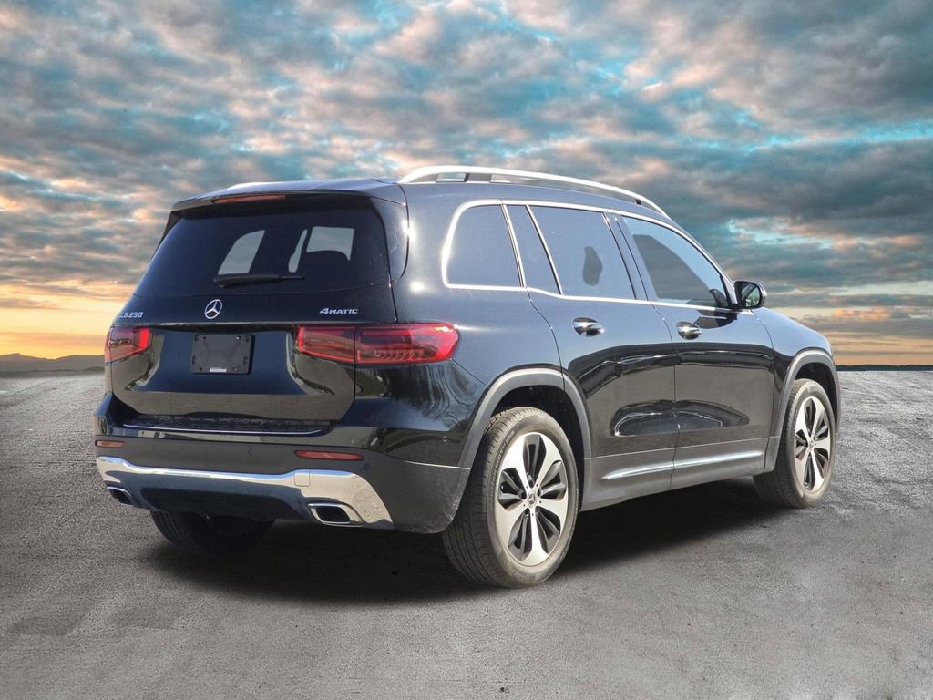 Used 2024 Mercedes-Benz GLB 250 4MATIC image 8