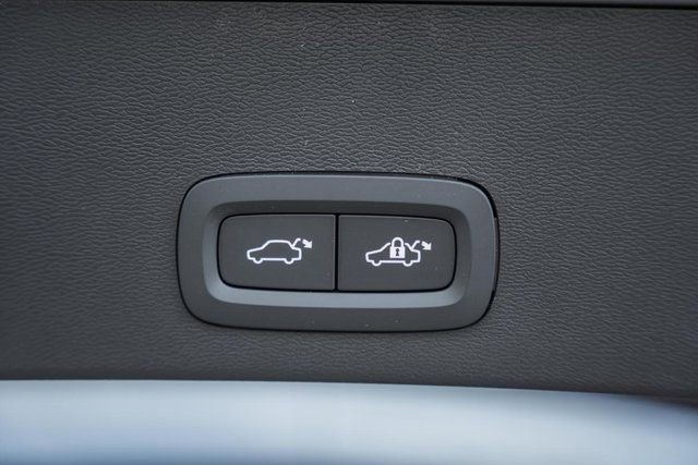Used 2026 Volvo XC40 B5 Plus w/ Protection Package Premier image 11