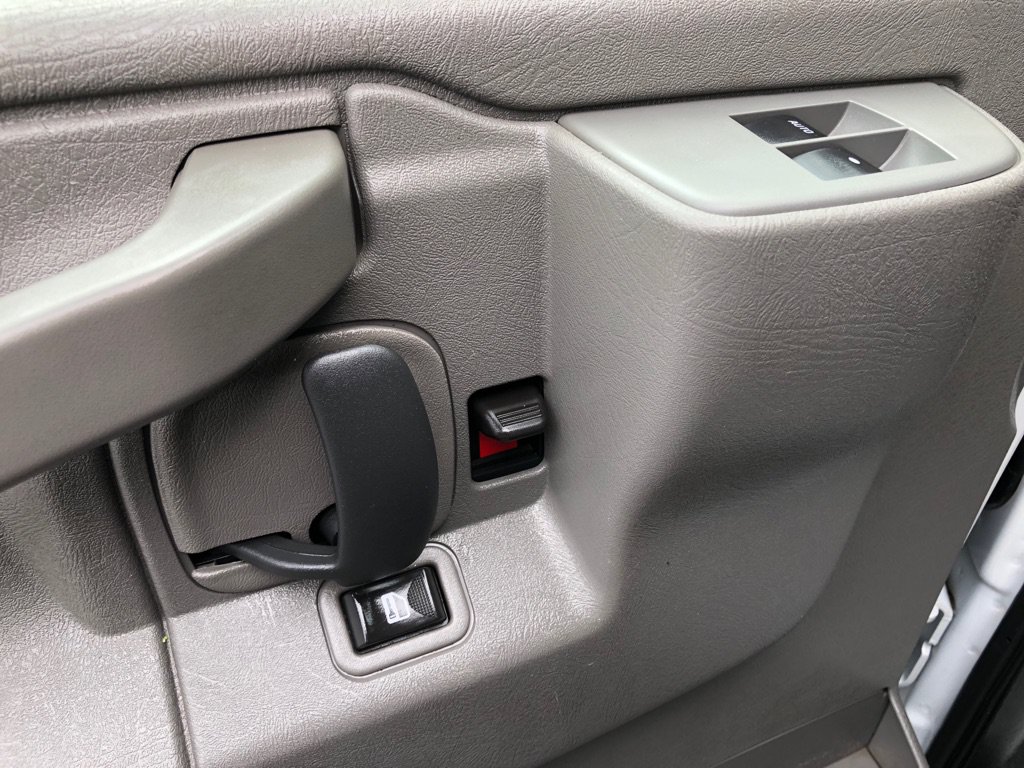 Used 2019 Chevrolet Express 3500 w/ Driver Convenience Package RWD image 18
