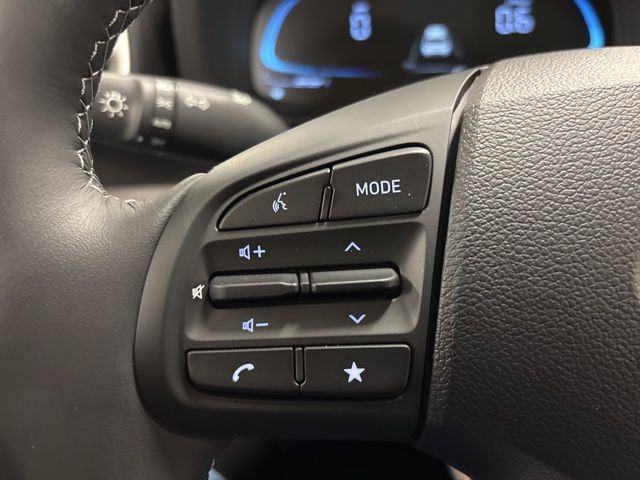 Used 2026 Hyundai Venue SEL FWD image 12