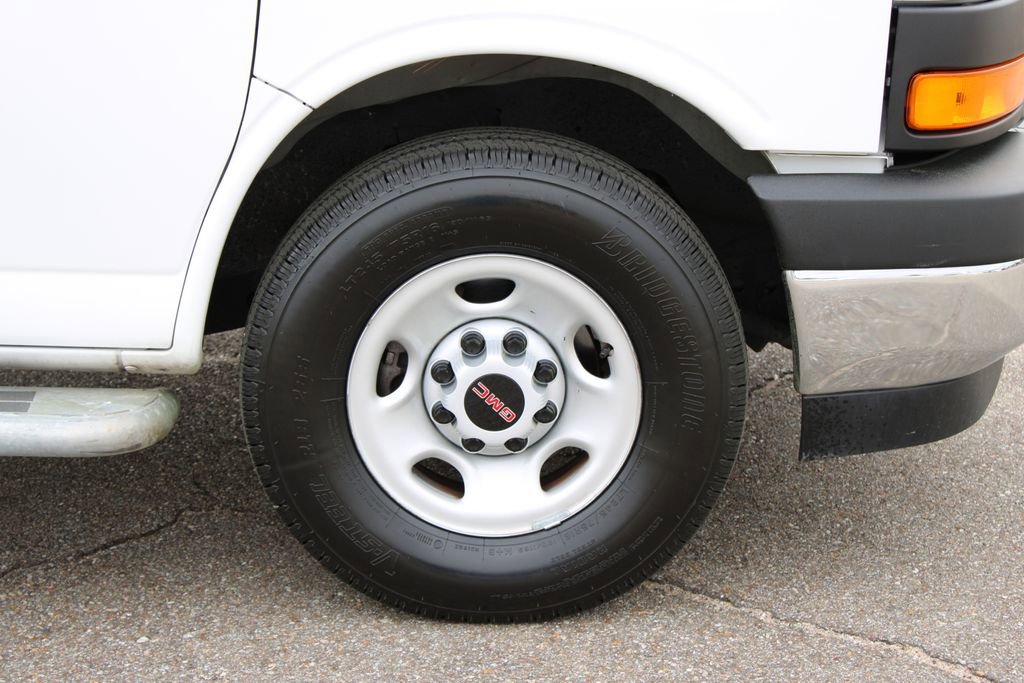 Used 2024 GMC Savana 2500 w/ Driver Convenience Package image 5