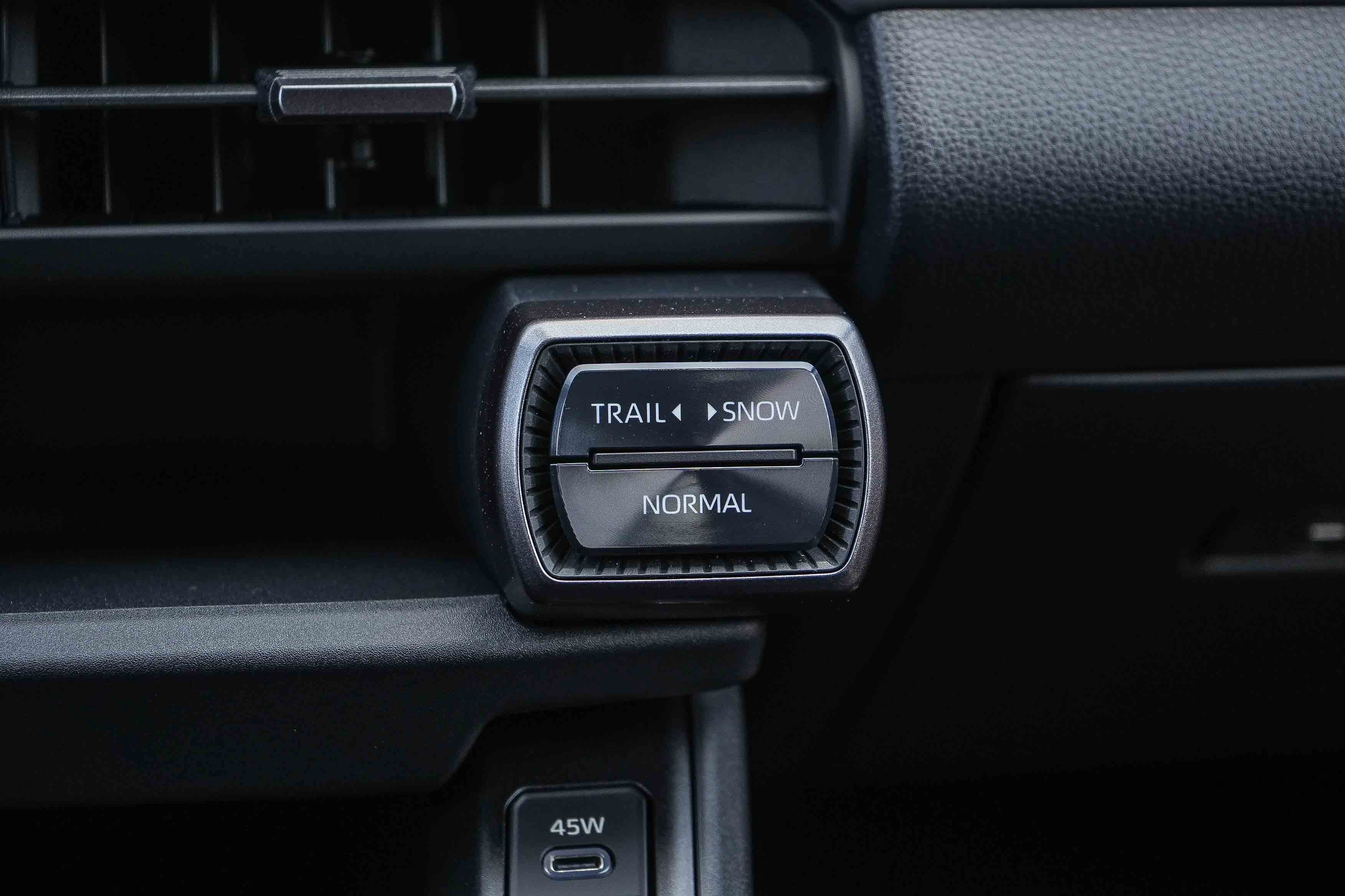 New 2026 Toyota RAV4 XSE AWD/4WD image 17