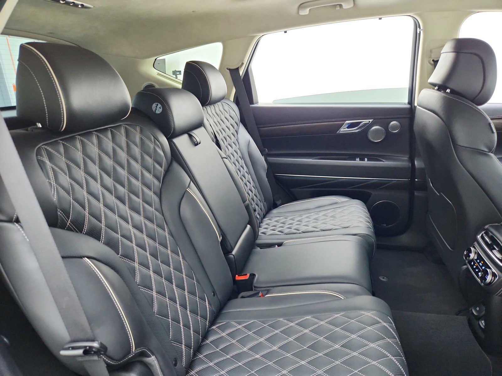 Used 2023 Genesis GV80 3.5T w/ Prestige Package AWD/4WD image 32