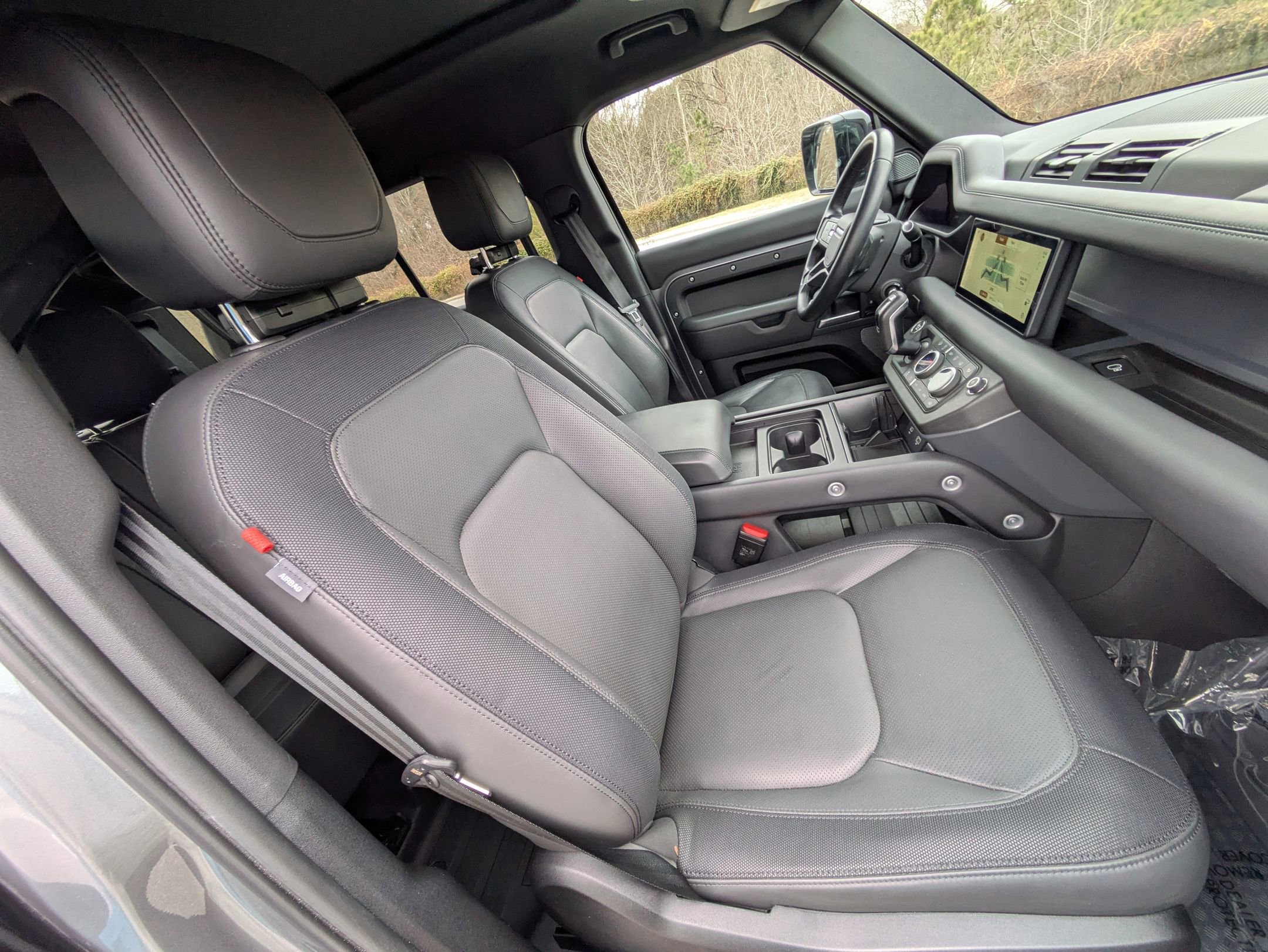 Certified 2024 Land Rover Defender 110 X-Dynamic SE image 30