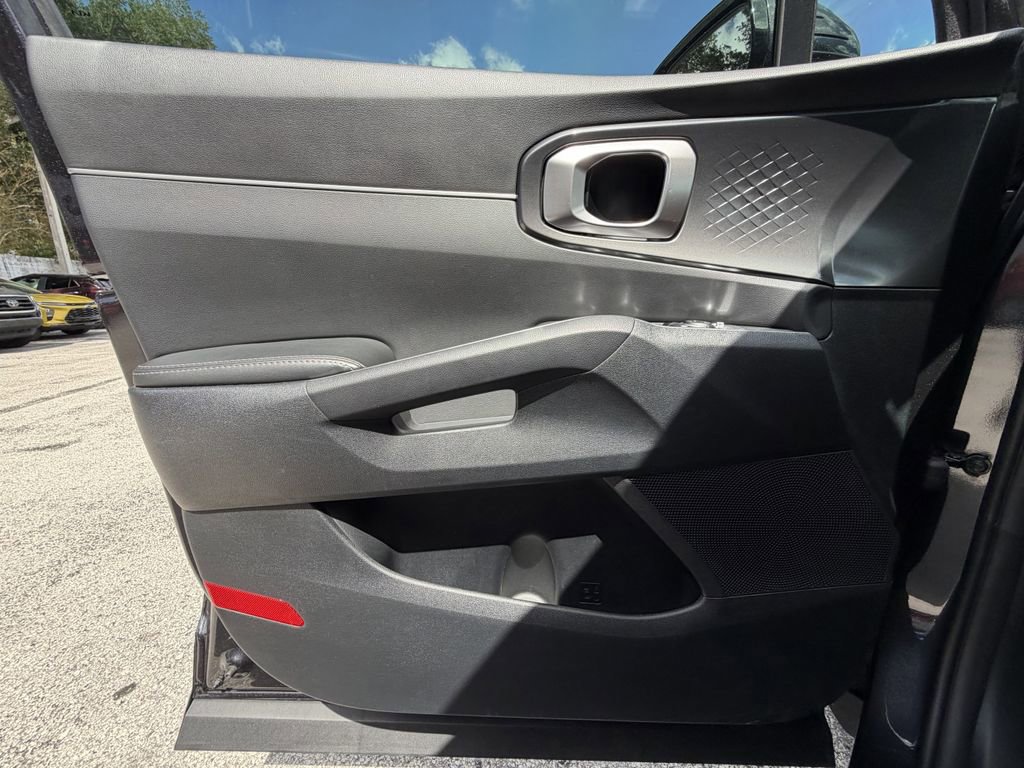 Used 2025 Kia Sorento S FWD image 21