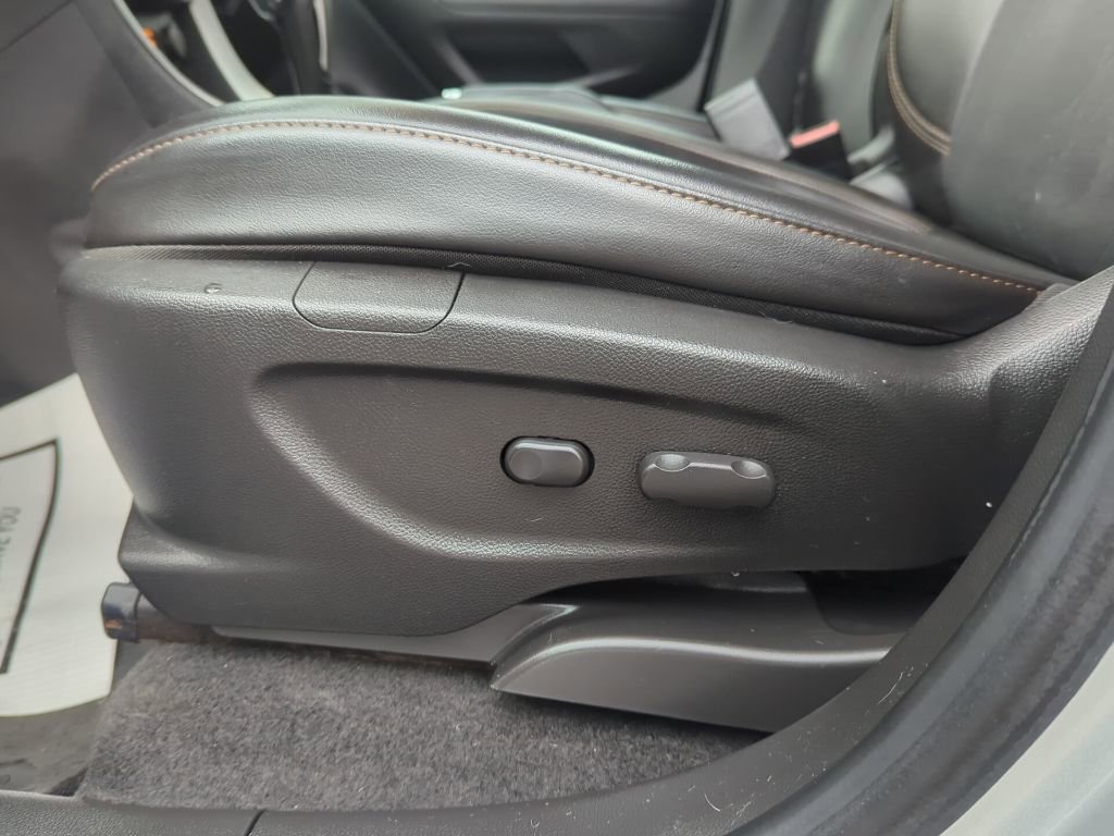 Certified 2018 Chevrolet Trax LT w/ LT Convenience Package image 14