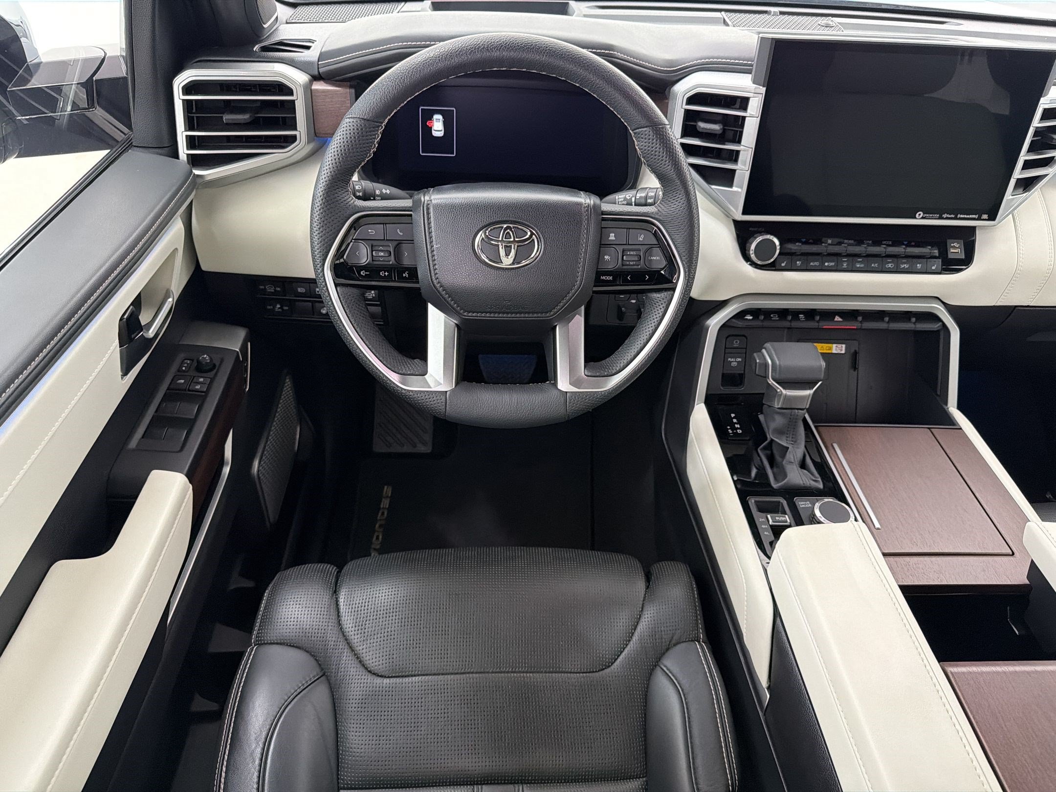Used 2023 Toyota Sequoia Capstone AWD/4WD image 27