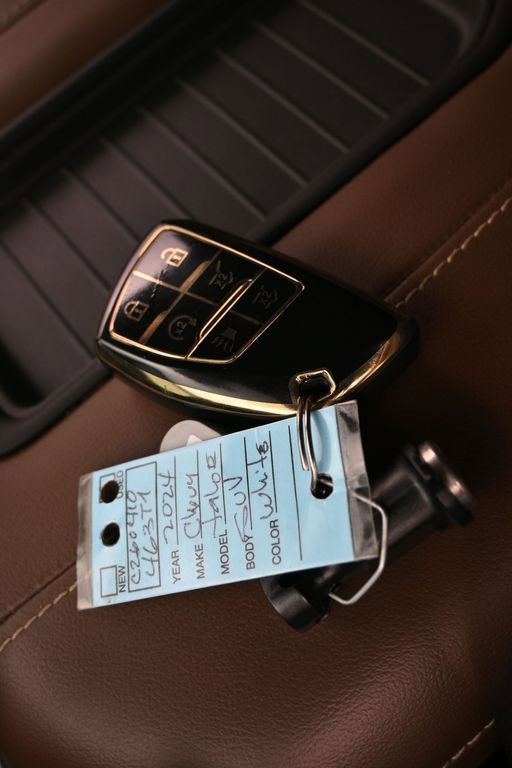 Used 2024 Chevrolet Tahoe High Country image 32