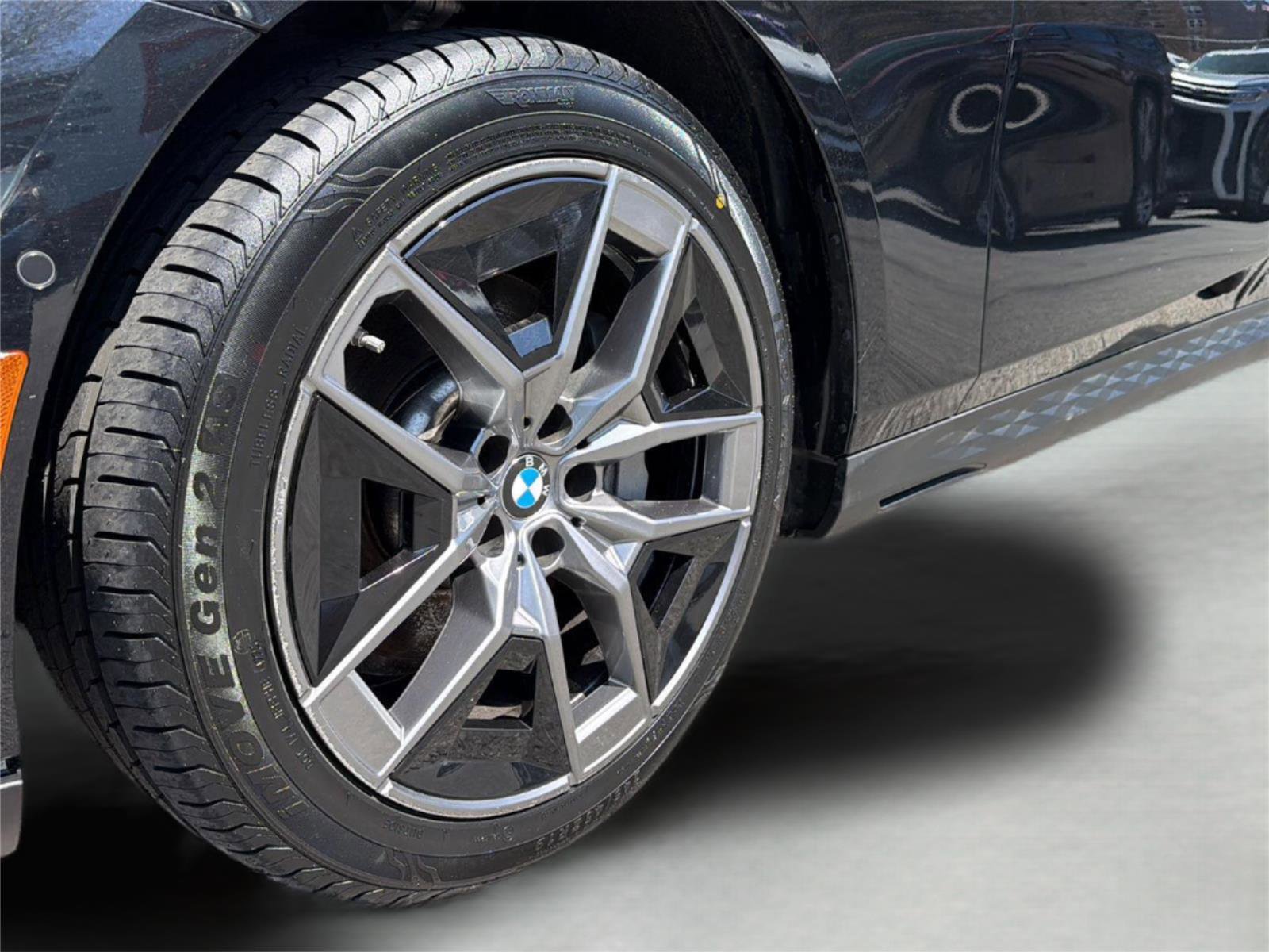 Used 2026 BMW 530i xDrive AWD/4WD image 33