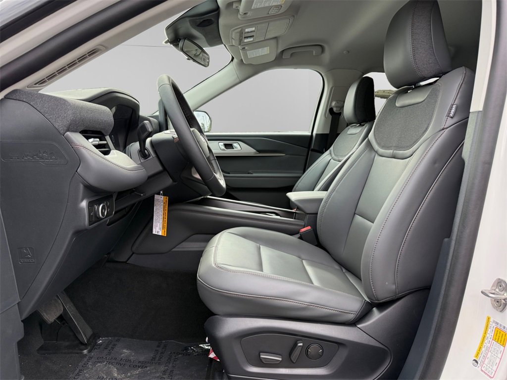 New 2025 Ford Explorer Active w/ Active Comfort Package image 13