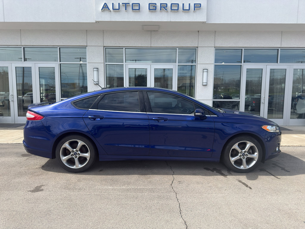 Used 2013 Ford Fusion SE image 2
