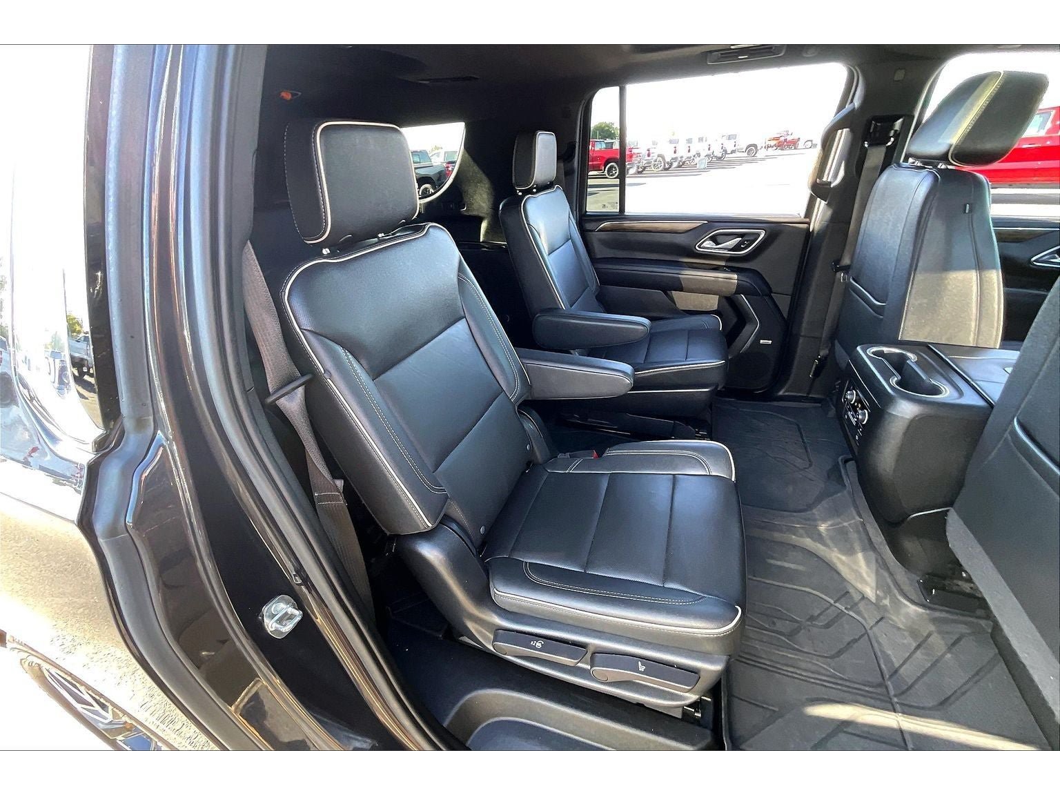 Used 2023 Chevrolet Suburban Premier AWD/4WD image 29